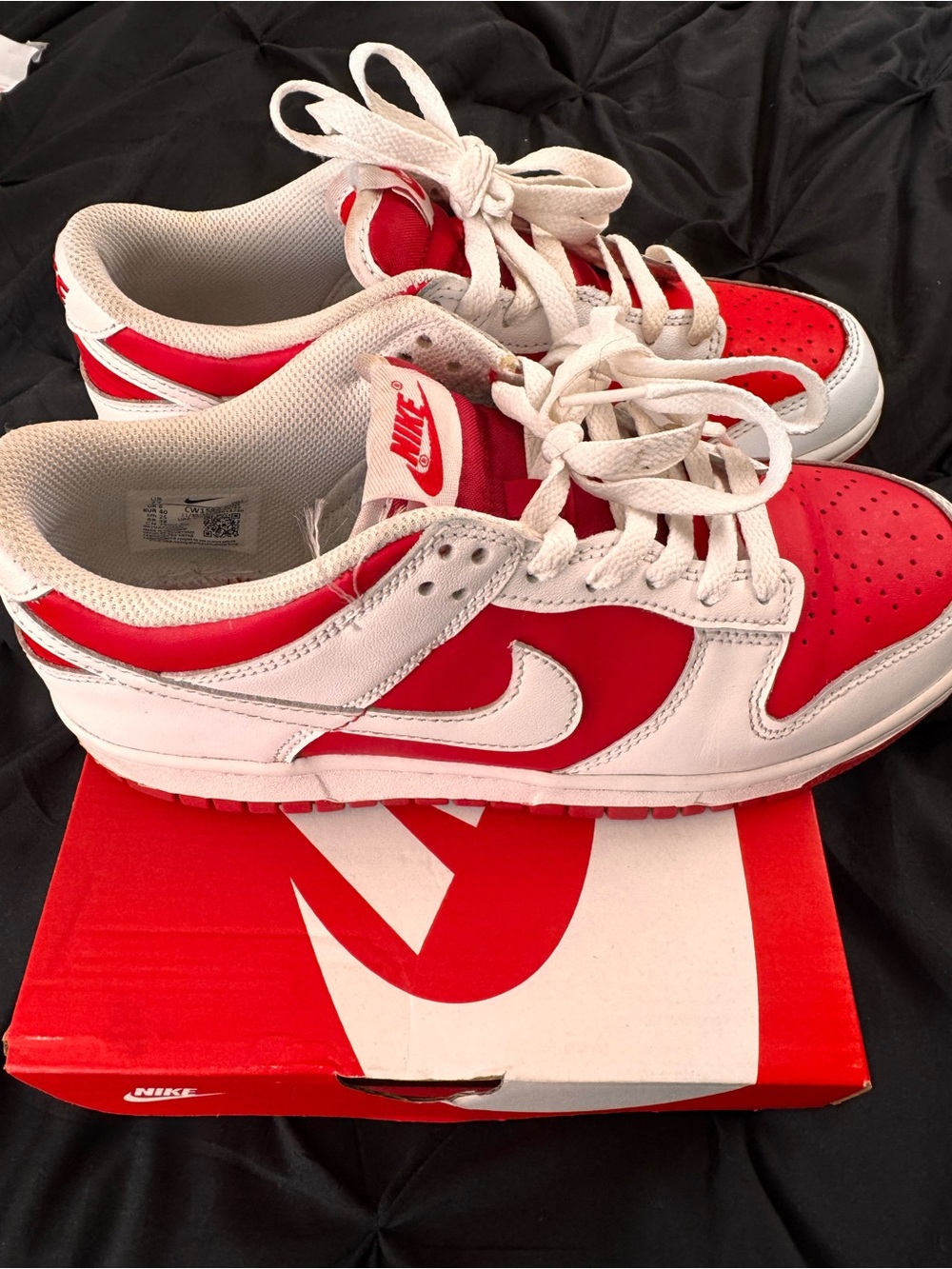 Nike Low-Top Sneakers in Red and White